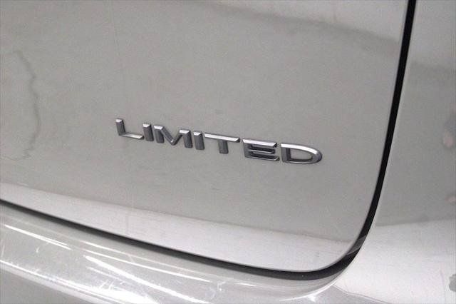 Certified 2025 Chrysler Pacifica Limited FWD image 46