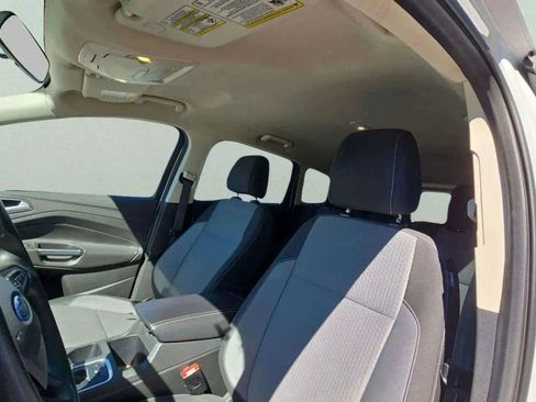Used 2017 Ford Escape SE w/ SE Cold Weather Package AWD/4WD image 17