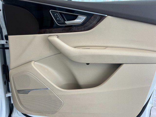Used 2018 Audi Q7 3.0T Prestige AWD/4WD image 16