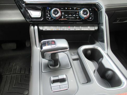 Used 2024 GMC Sierra 1500 Denali Ultimate AWD/4WD image 33
