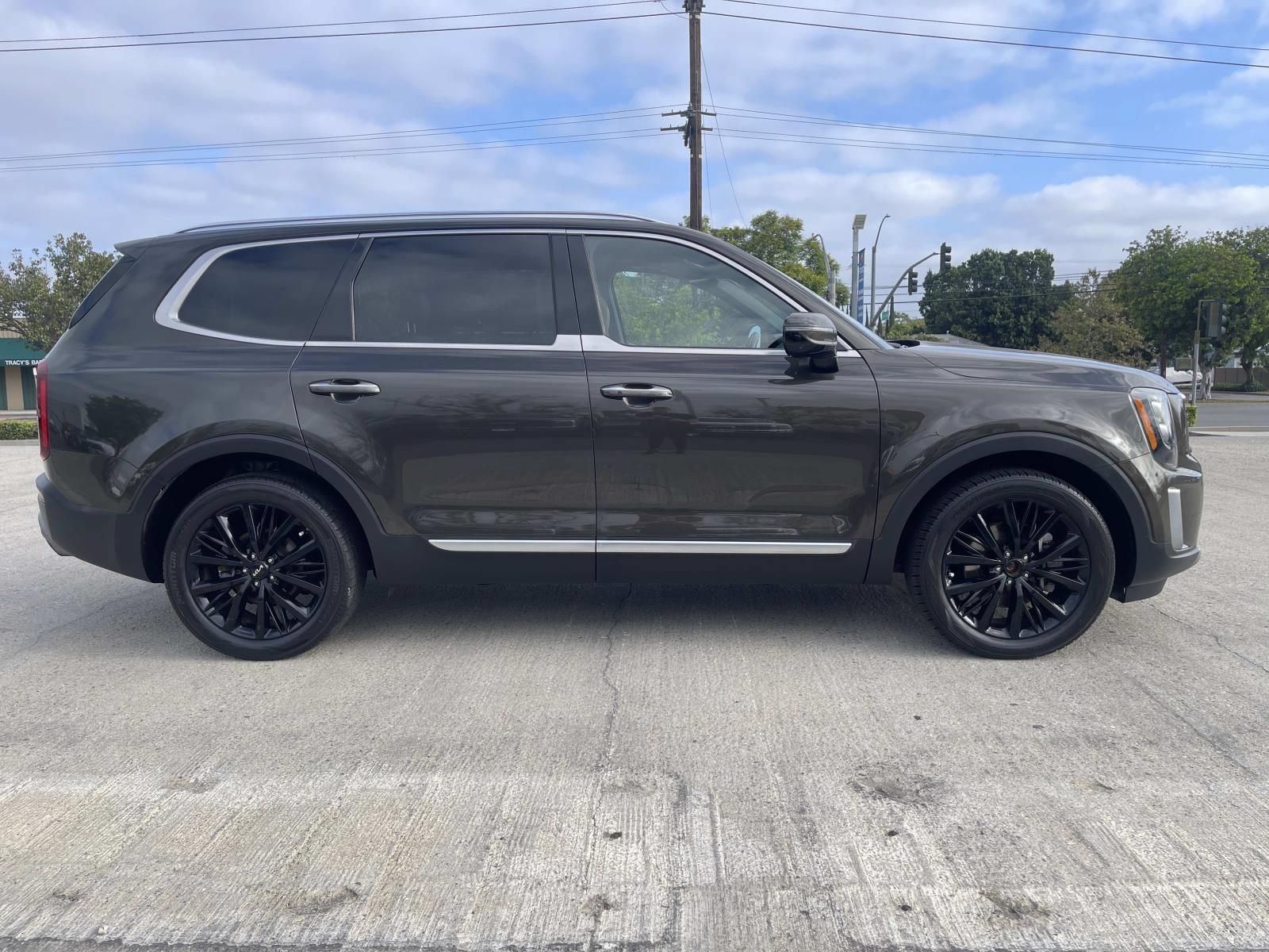 Used 2022 Kia Telluride SX FWD image 2