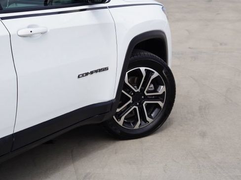 Used 2022 Jeep Compass Limited w/ Mopar Graphics Package AWD/4WD image 9