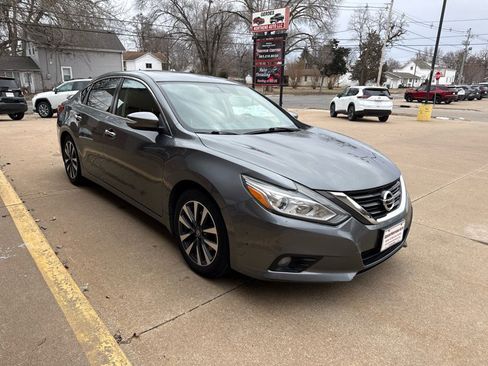 Used 2016 Nissan Altima 2.5 SL w/ 2.5 Technology Package image 3