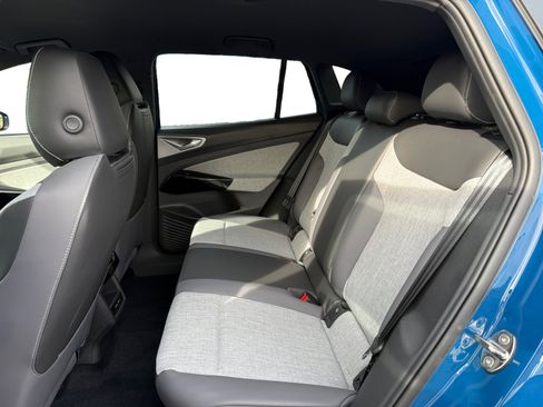 New 2026 Volkswagen ID.4 Pro image 16