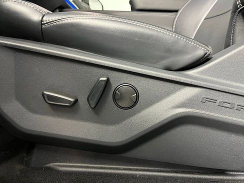 Used 2025 Ford Expedition Platinum AWD/4WD image 27