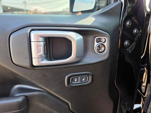 Used 2024 Jeep Gladiator Mojave AWD/4WD image 20