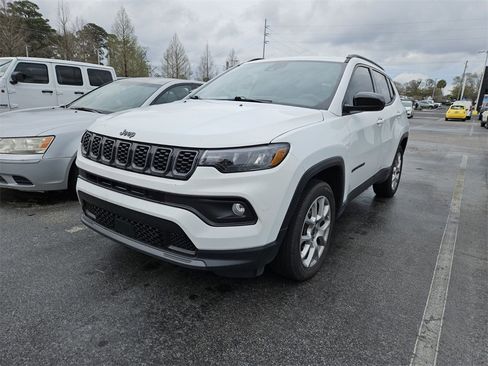 Certified 2025 Jeep Compass Latitude w/ Altitude Special Edition image 2