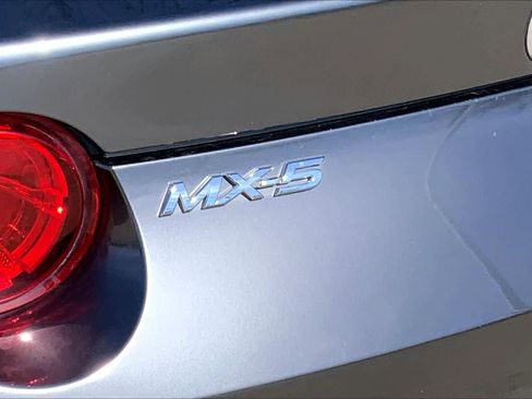 Used 2019 MAZDA MX-5 Miata RF Grand Touring w/ GT-S Package image 26