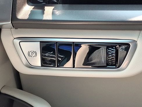 New 2026 Cadillac Vistiq Sport image 41