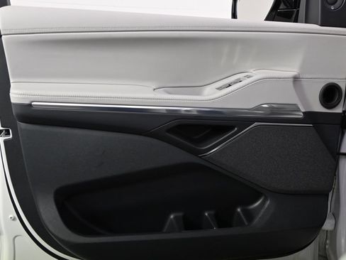 New 2026 Lincoln Navigator Reserve w/ Jet Appearance Package AWD/4WD image 22