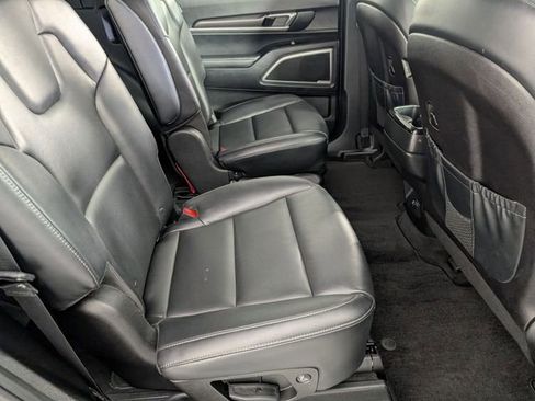 Used 2025 Kia Telluride S image 32
