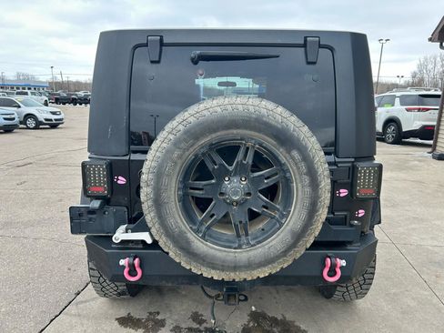 Used 2008 Jeep Wrangler Unlimited Sahara image 6