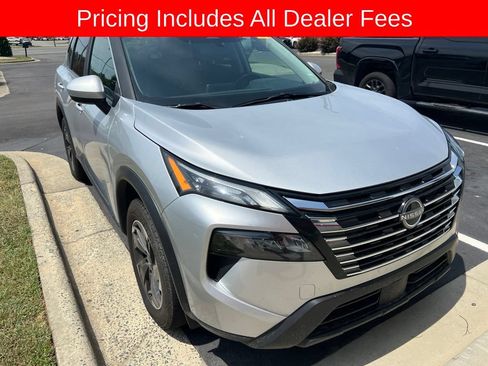 Used 2025 Nissan Rogue SV AWD/4WD image 6