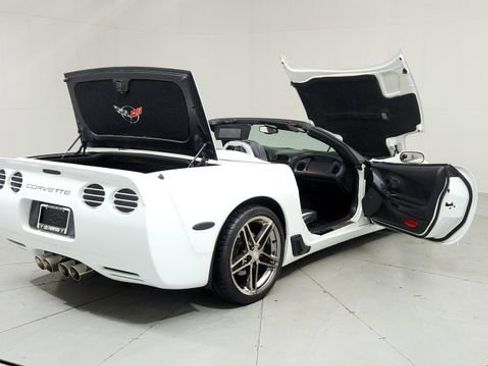 Used 2000 Chevrolet Corvette Base w/ Memory Pkg image 10