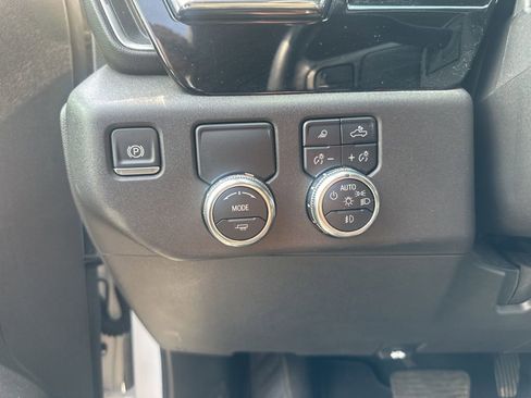 Used 2025 GMC Sierra 1500 SLT image 33