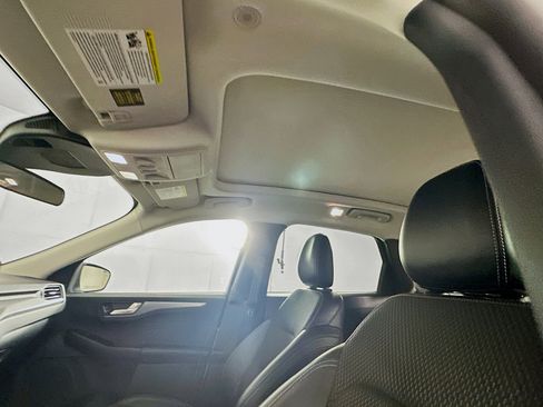 Used 2025 Ford Escape SE image 26