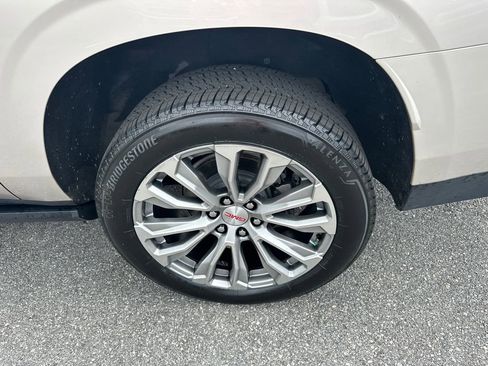 Used 2021 GMC Yukon XL Denali w/ Denali Premium Package RWD image 20
