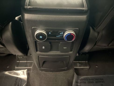 Used 2023 Ford Explorer XLT w/ XLT Sport Appearance Package AWD/4WD image 16
