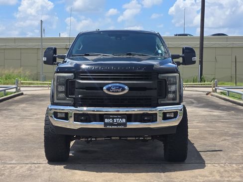 Used 2017 Ford F250 Lariat w/ Lariat Ultimate Package AWD/4WD image 9