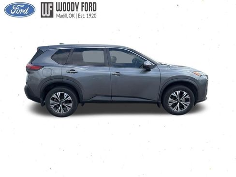 Used 2022 Nissan Rogue SV FWD image 7