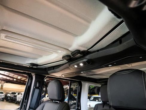 Used 2026 Jeep Wrangler Unlimited Sport AWD/4WD image 18