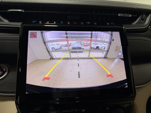 Used 2022 Jeep Grand Cherokee Limited 4xe image 15