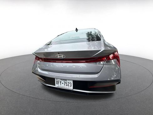 Used 2025 Hyundai Elantra SEL FWD image 7