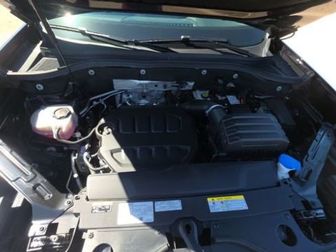 Used 2024 Volkswagen Atlas SE FWD image 32