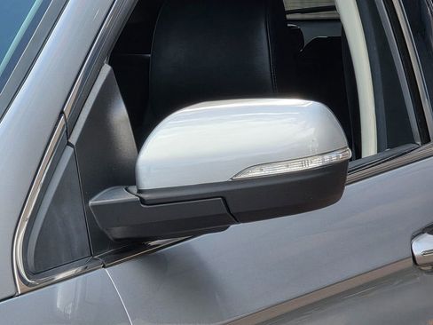 Used 2022 Ford Edge Titanium image 8