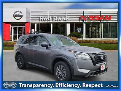 Certified 2025 Nissan Pathfinder SV w/ Black Appearance Package
