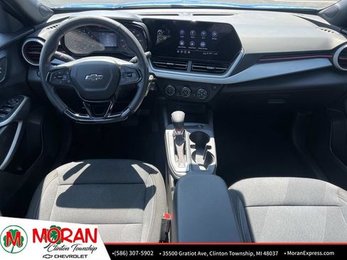 Certified 2024 Chevrolet Trax RS w/ Sunroof Package FWD image 15