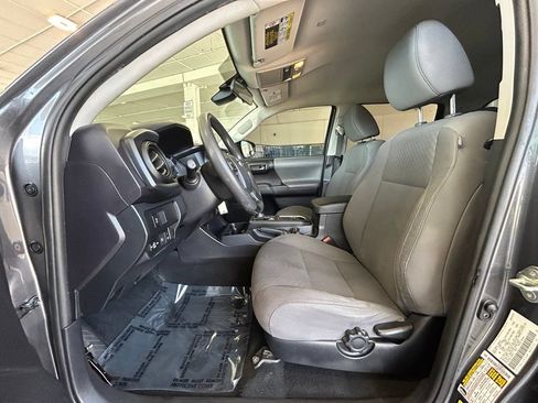 Used 2020 Toyota Tacoma SR w/ SR Convenience Package RWD image 11
