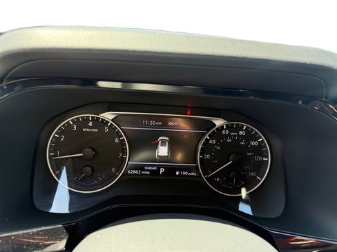 Used 2024 Nissan Pathfinder SV FWD image 11