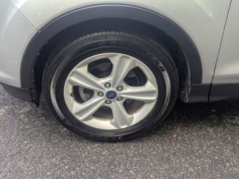 Used 2015 Ford Escape SE FWD image 9