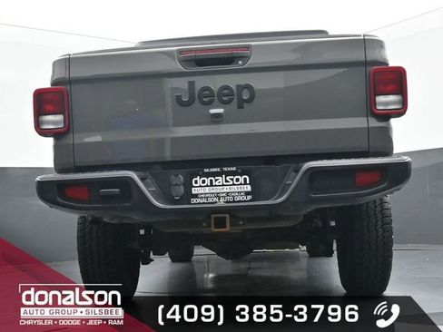 Used 2022 Jeep Gladiator Sport AWD/4WD image 17