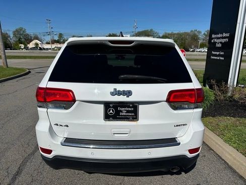 Used 2017 Jeep Grand Cherokee Limited AWD/4WD image 4