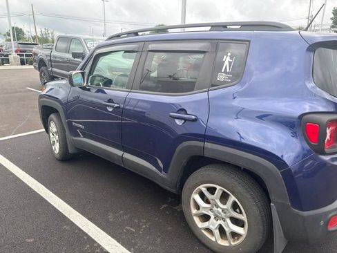 Used 2017 Jeep Renegade Latitude w/ Advanced Technology Group AWD/4WD image 23