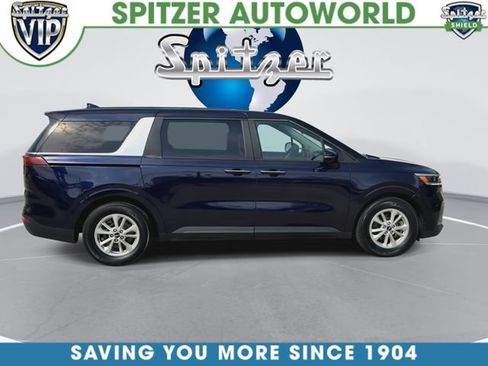Used 2023 Kia Carnival LX FWD image 10