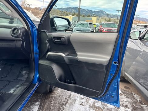 Used 2016 Toyota Tacoma SR5 image 18