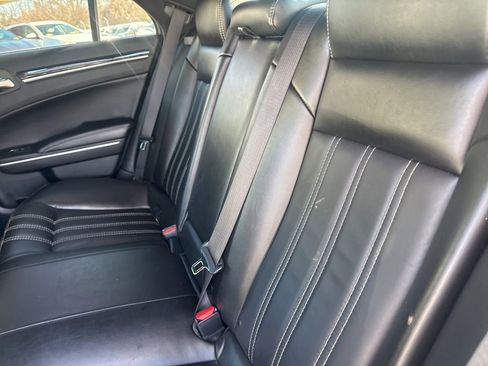 Used 2019 Chrysler 300 S image 22