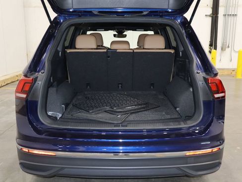 Used 2022 Volkswagen Tiguan SE image 9