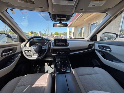 Used 2025 Nissan Rogue SV image 35