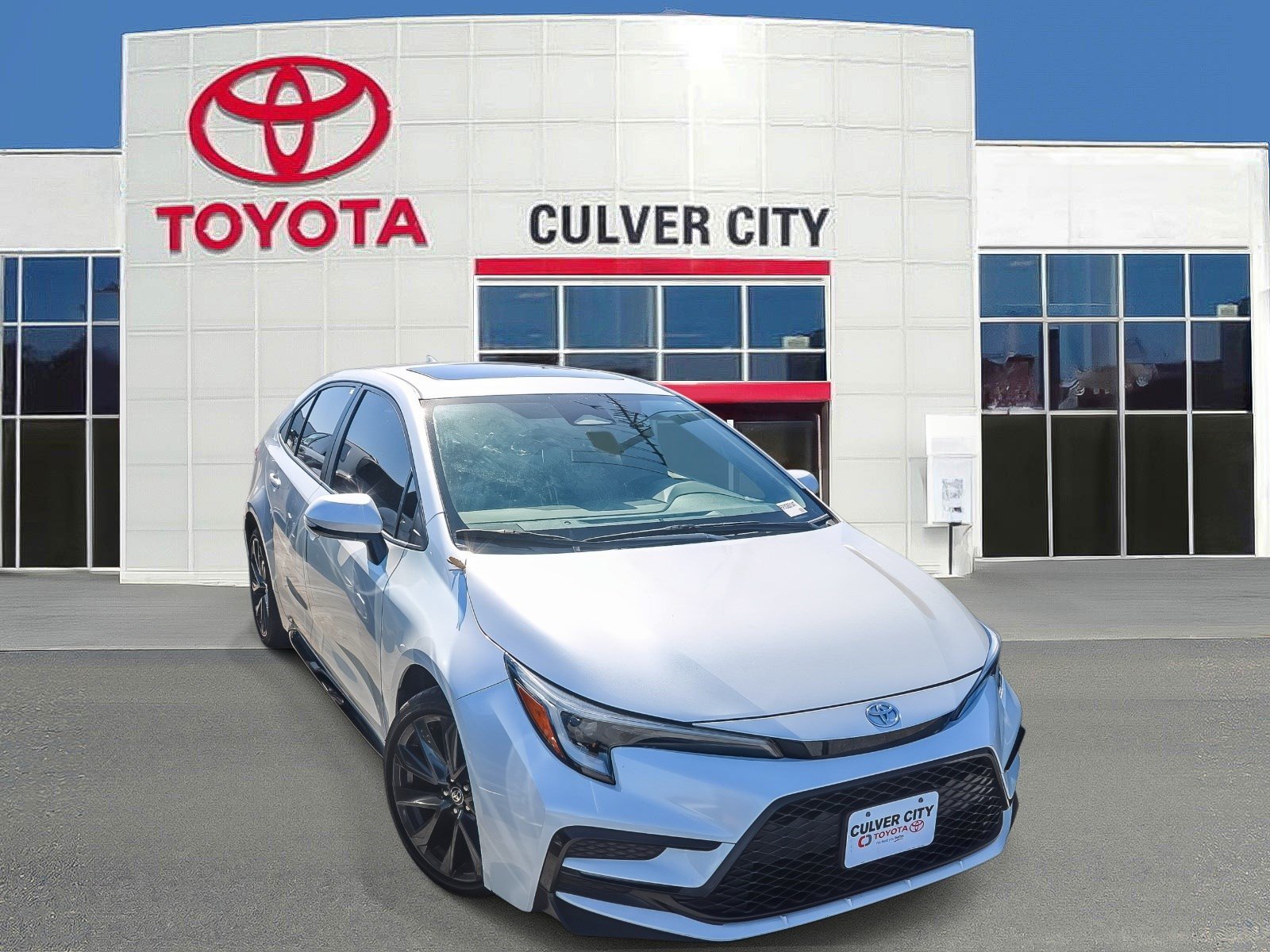 Used 2024 Toyota Corolla SE w/ SE Premium Package FWD image 1