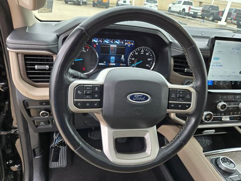 Used 2023 Ford Expedition Limited image 17