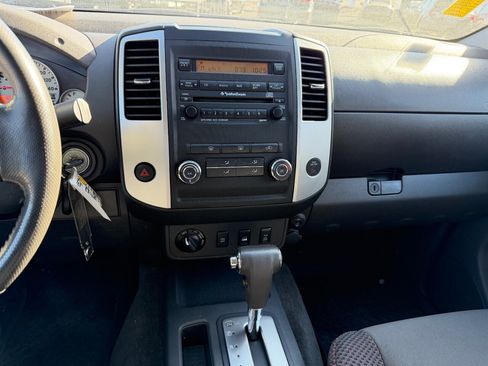 Used 2011 Nissan Frontier PRO-4X image 12