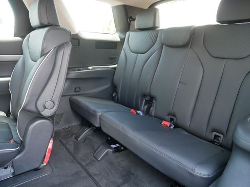 Certified 2025 Hyundai Palisade SEL AWD/4WD image 17