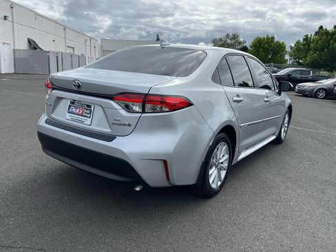 Used 2024 Toyota Corolla LE w/ LE Convenience Package FWD image 5