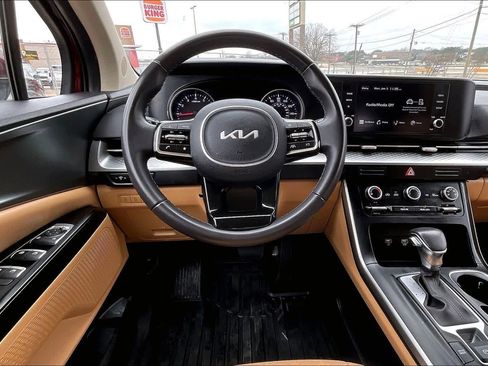 Certified 2024 Kia Carnival LX image 13