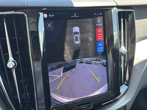 Certified 2023 Volvo XC60 B5 Core w/ Climate Package AWD/4WD image 19