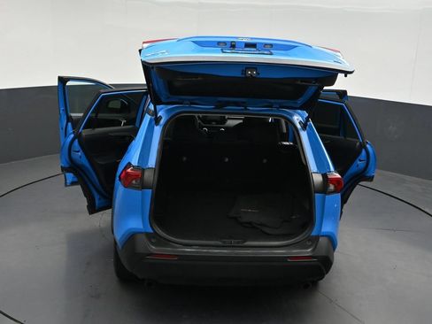 Used 2020 Toyota RAV4 LE FWD image 34